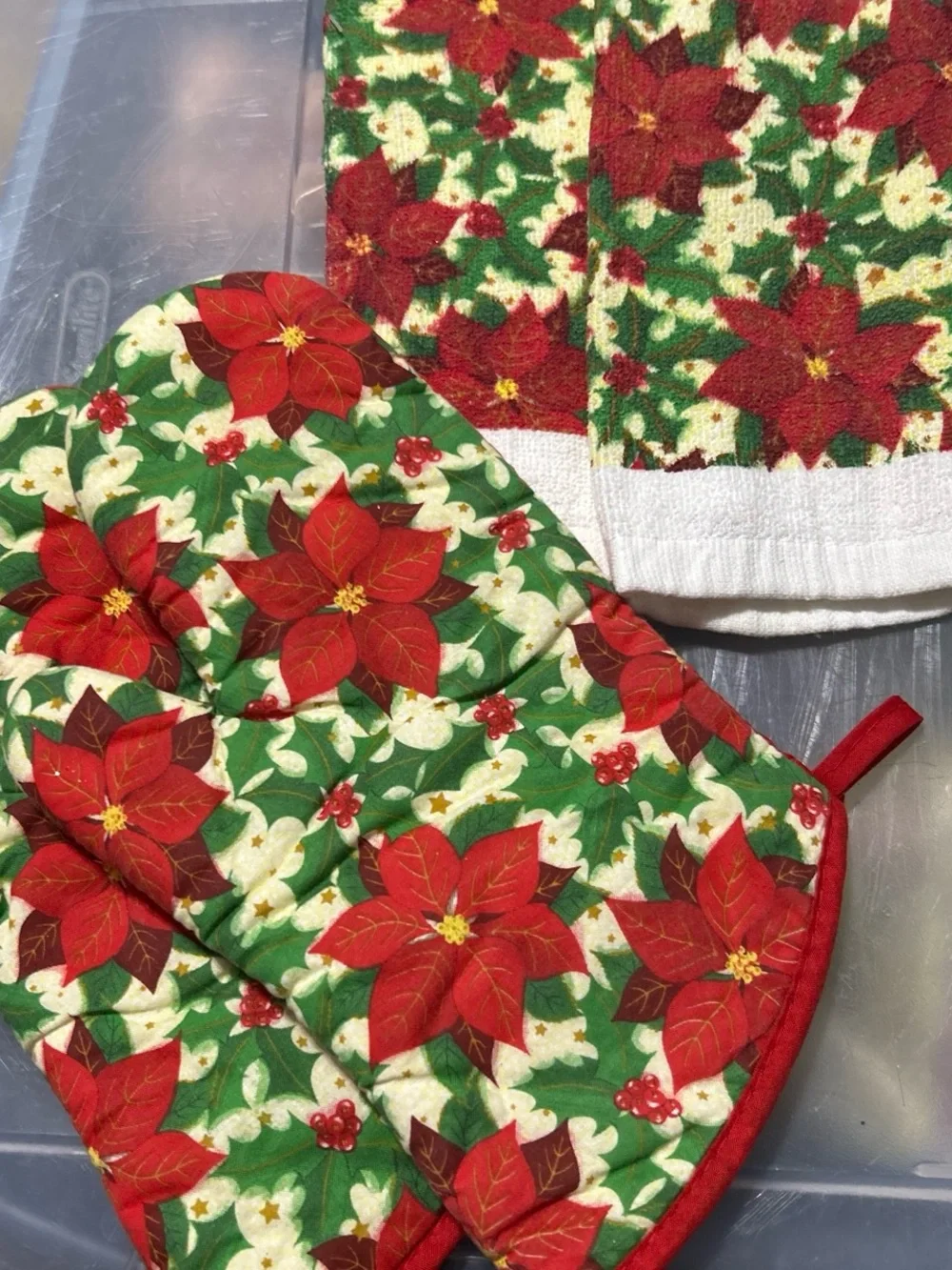 Holiday Poinsettia Oven Mitt and Towel Set - Red & Green